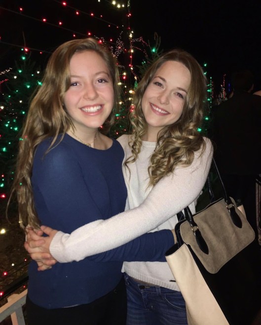 girls-at-trail-of-lights-1